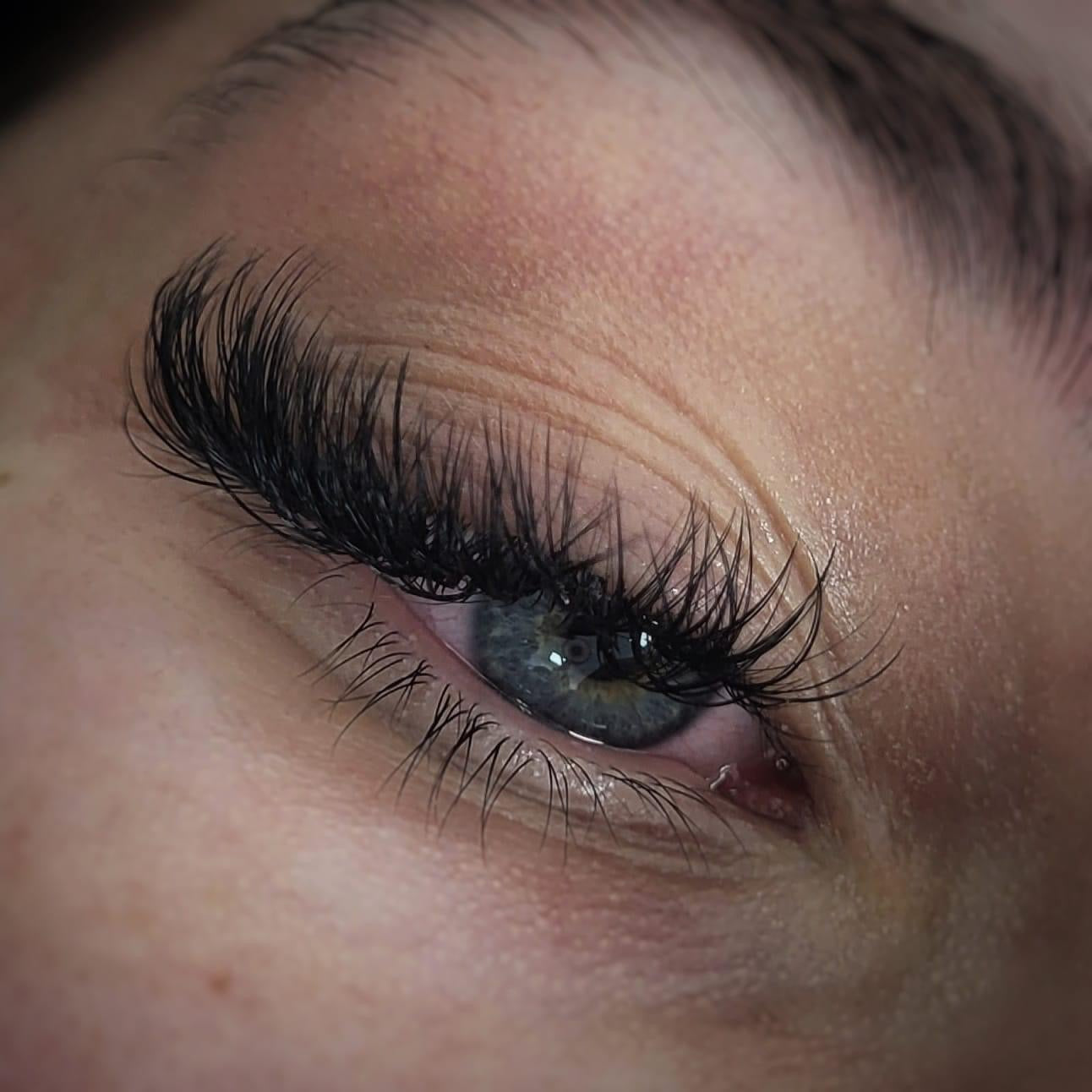 Regular fan lashes - Paisleys Beauty Room